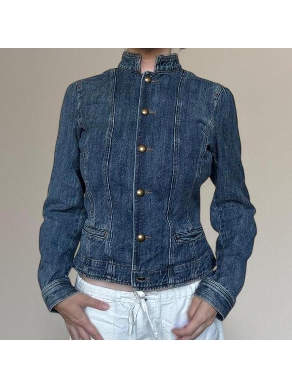 Fitted denim jacket from Chaps. Size M.